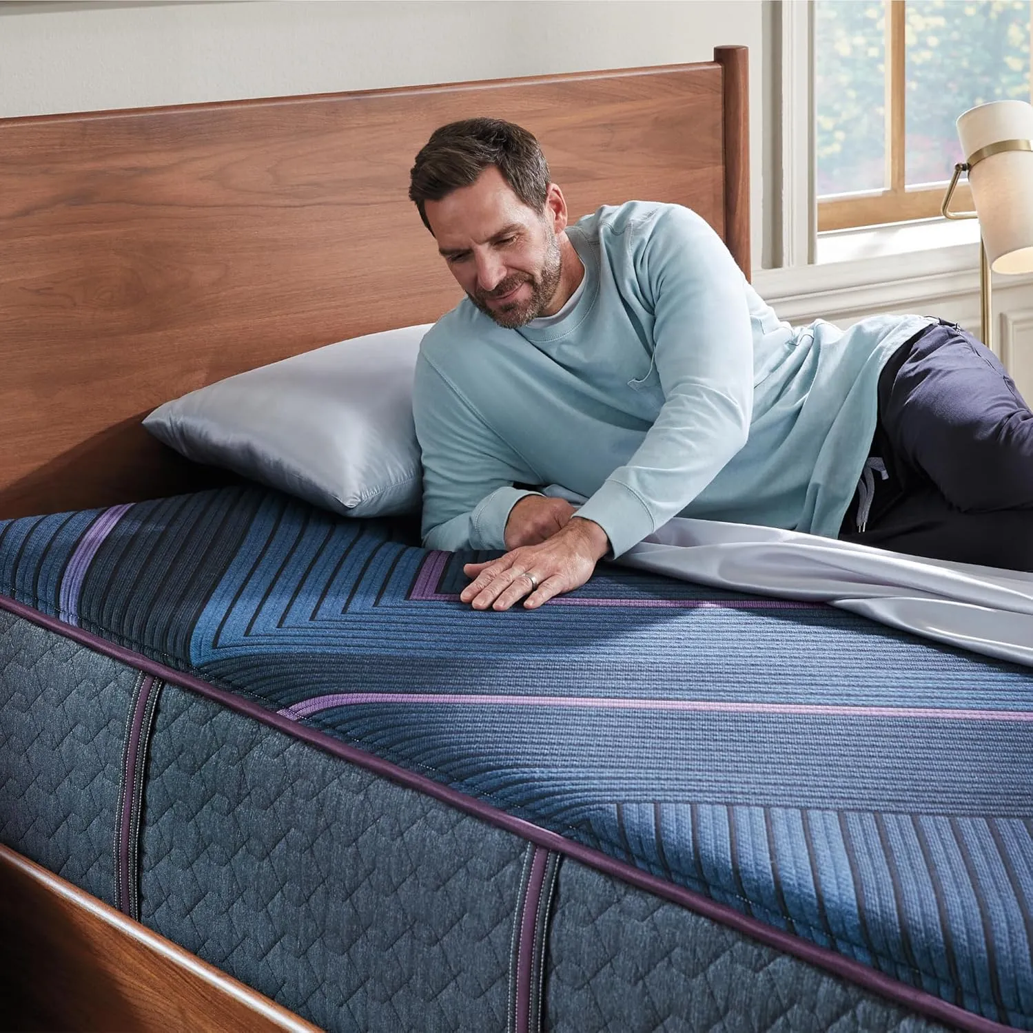 Beautyrest World Class Level Three Plush 13" Hybrid Mattress - Twin XL Size - Durable Support, Pressure Relief, Cooling, Motion Separation; CertiPUR-US, 100 Night Sleep Trial and 10 Year Warranty