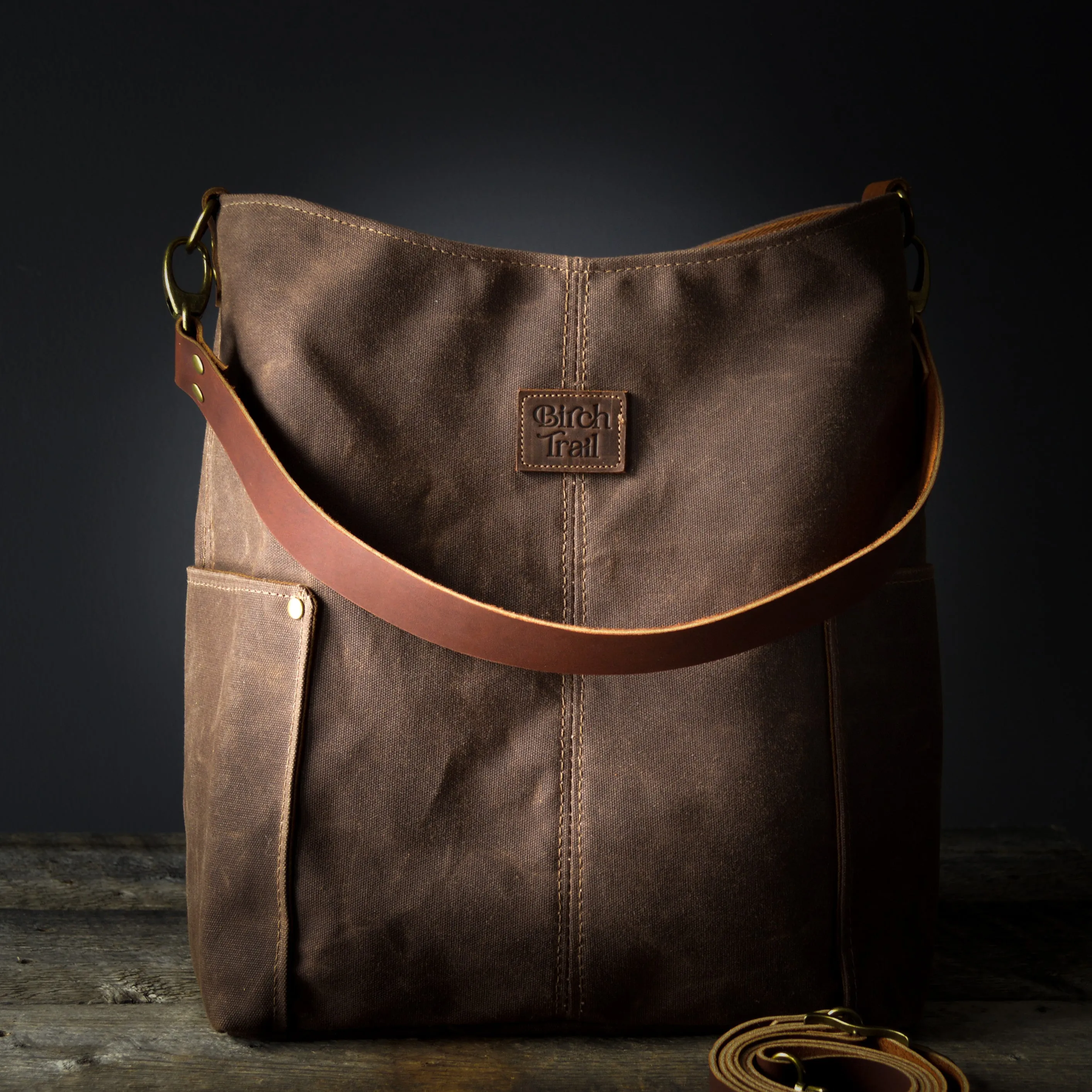 Compass Bag - Dark Oak