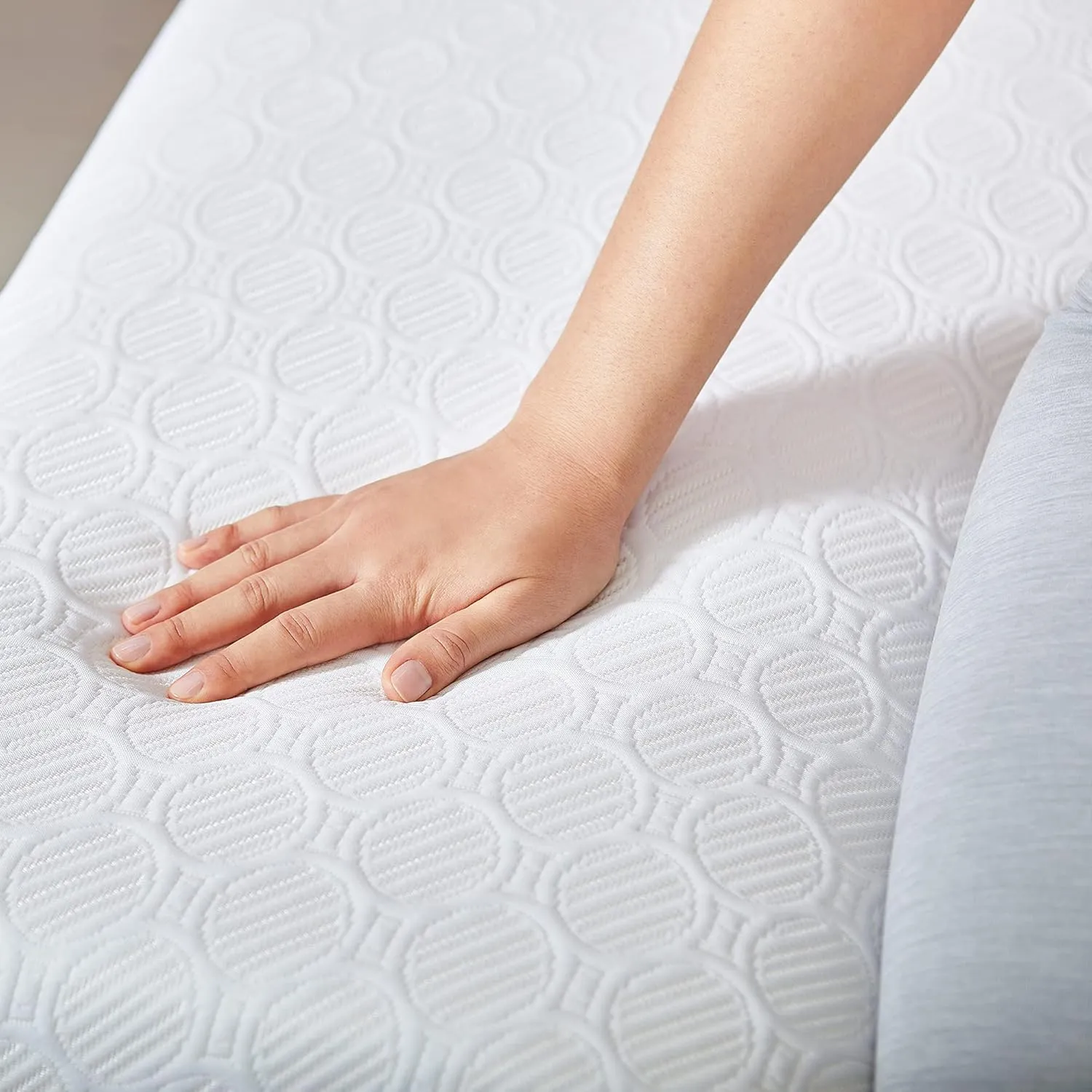 Sleep Innovations Shiloh 12 Inch Memory Foam Mattress, Queen Size, Bed in a Box, Cradling Medium Support