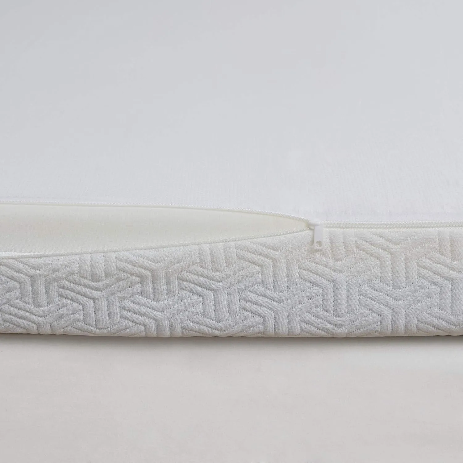 Sleep Philosophy Gel Infused Memory Foam Mattress Topper Luxurious, All Season Enhanced Bed Support, Queen, White Removable 3M Cover Scotchgard Moisture Wicking Cover