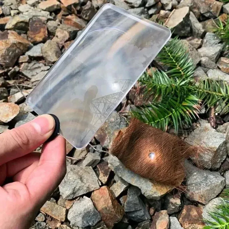 Solar Fire Starter Magnifying Glass Card – Outdoor Fresnel Lens for Campfires and Survival