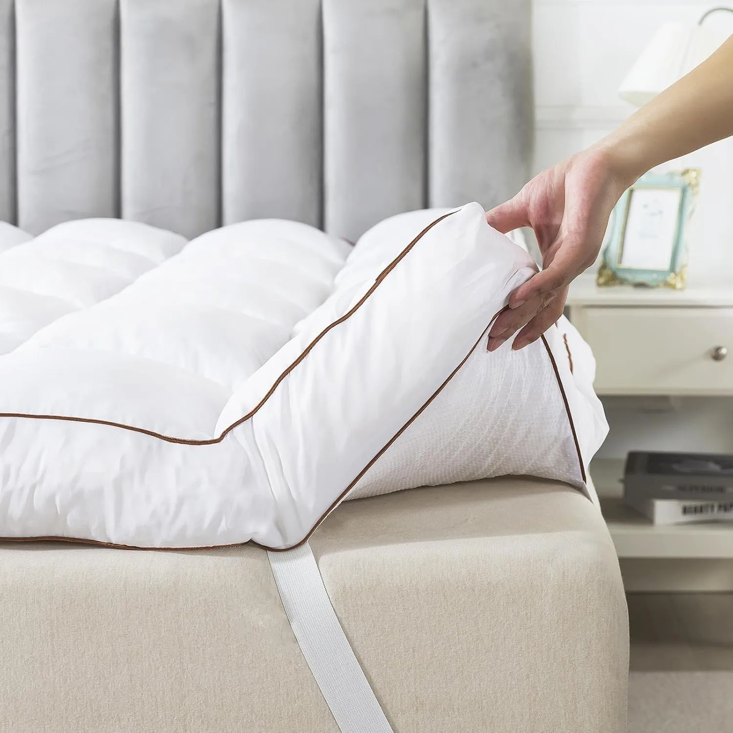 WhatsBedding 3 Inch Memory Foam Mattress Topper Twin Size Plus Thicked Down Alternative-Lined, 1700GSM Fluffy Shredded Memory Foam Filled Pillow Top, 4 Anchor Elastic Bands, Anti-Slip Bottom, 39x75in