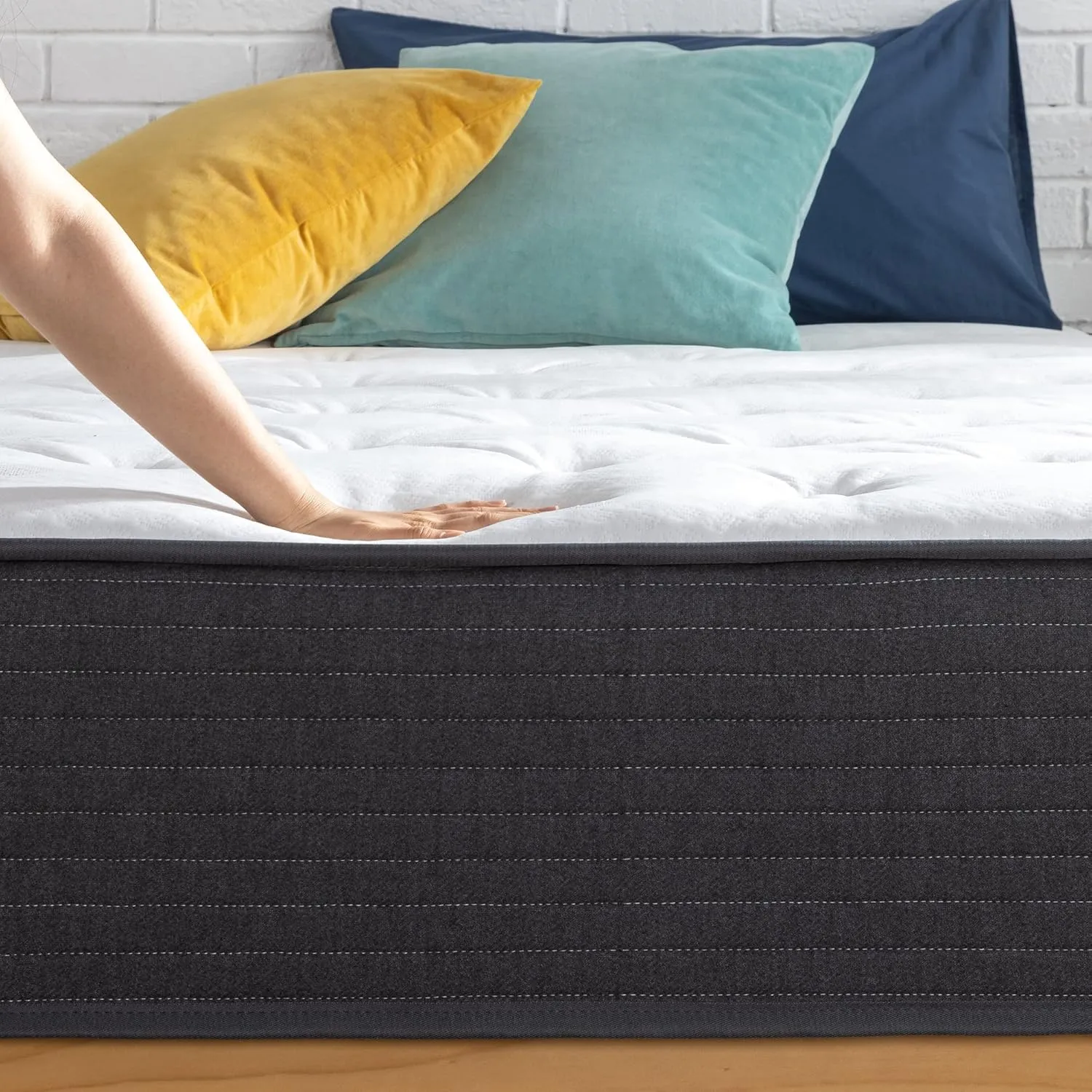ZINUS 10 Inch Comfort Essential Pocket Spring Hybrid Mattress, Twin, Pressure Relieving Support, CertiPUR-US Certified, Mattress in A Box