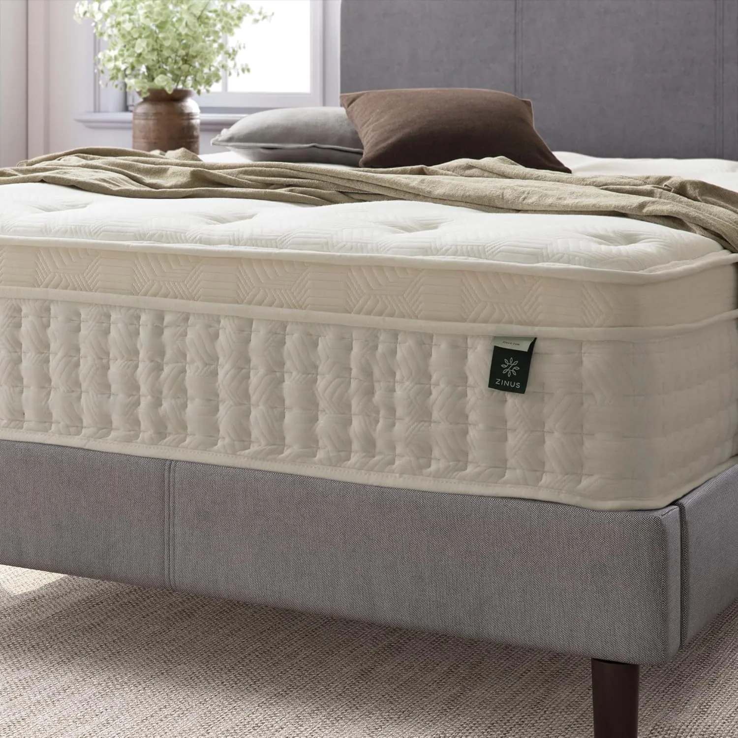 ZINUS 13 Inch Euro Top Pocket Spring Hybrid Mattress, Queen, Pressure Relief, Pocket Innersprings for Motion Isolation, Mattress in A Box